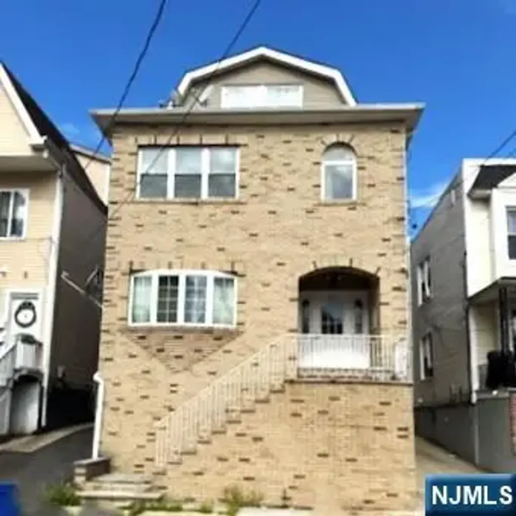 147 Elm, Kearny
