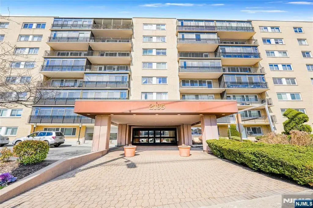 2185 Lemoine 5b, Fort Lee
