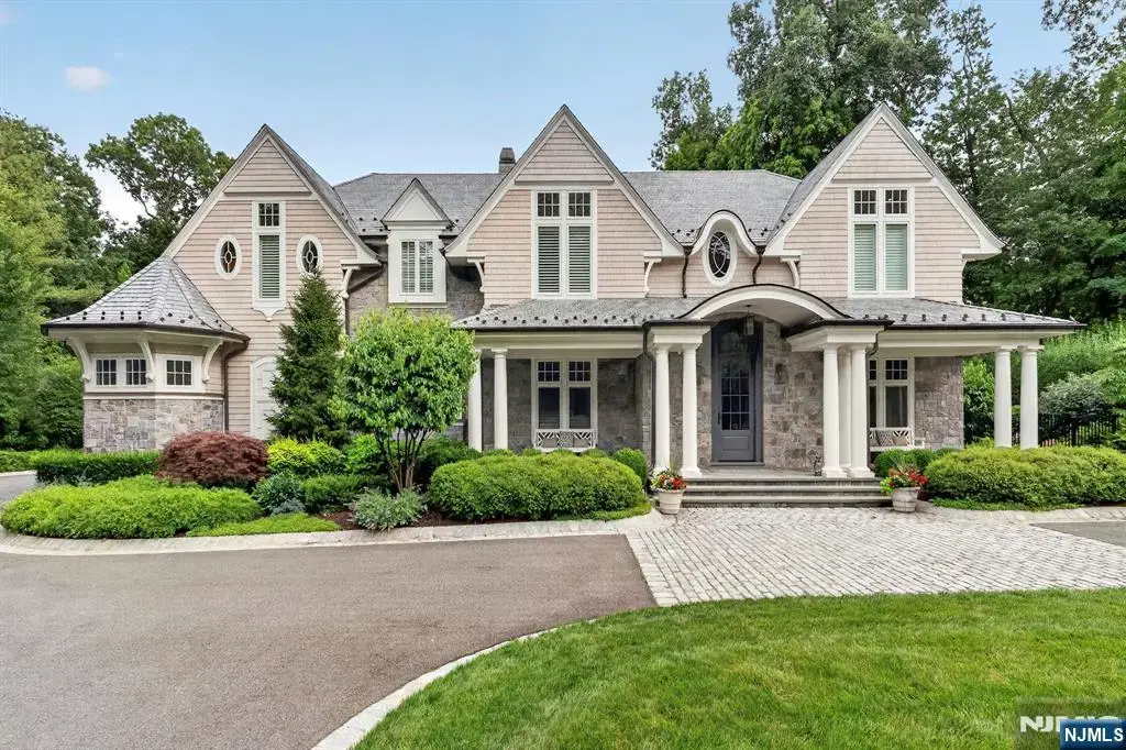 555 Miller Court, Wyckoff