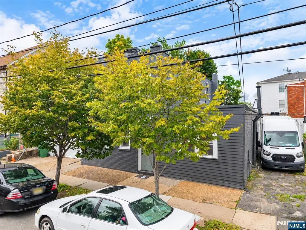 2215 Grier Avenue, Linden