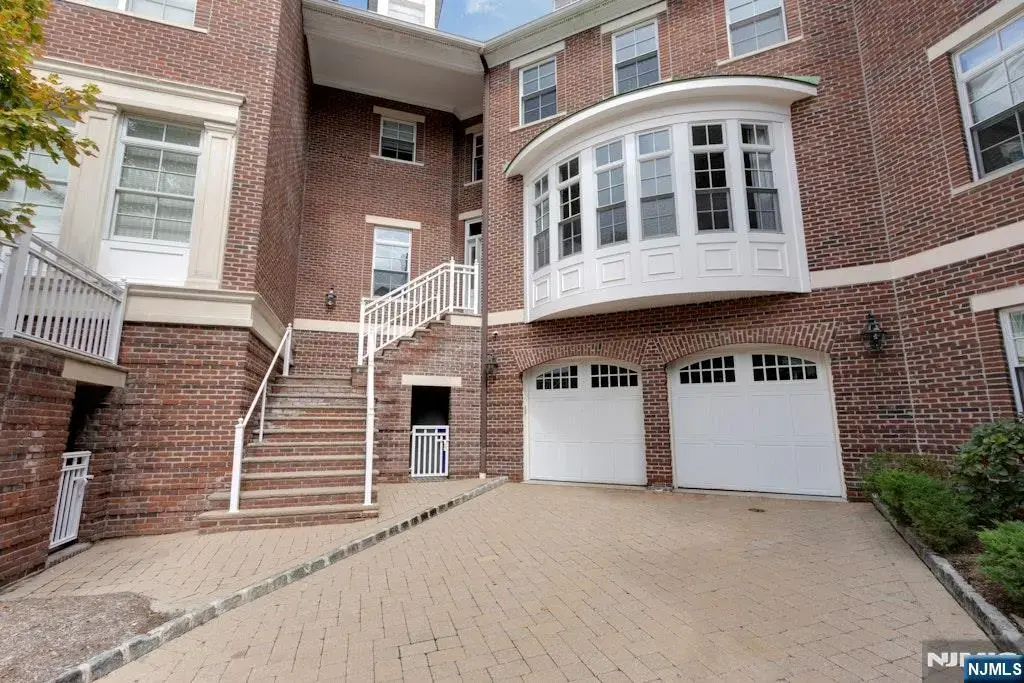 704 Heights Lane, Tenafly