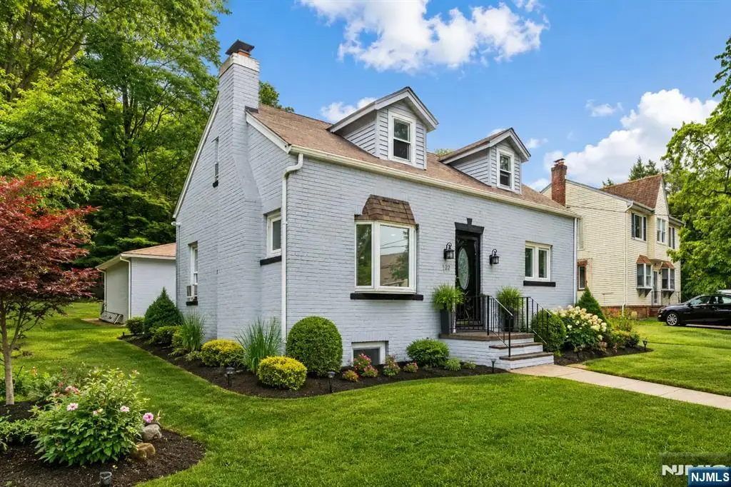 122 Garside Avenue, Wayne