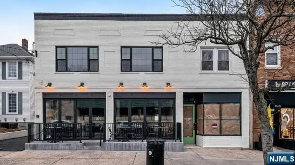 19 Hudson, Englewood