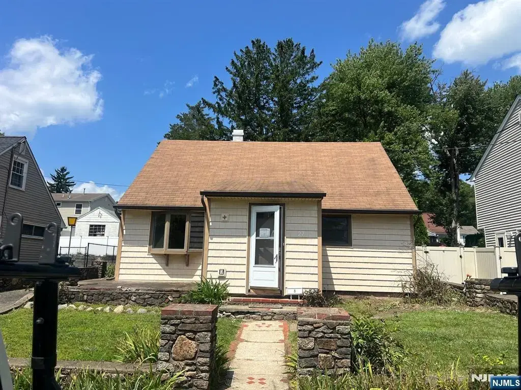 27 Charles Terrace, Waldwick