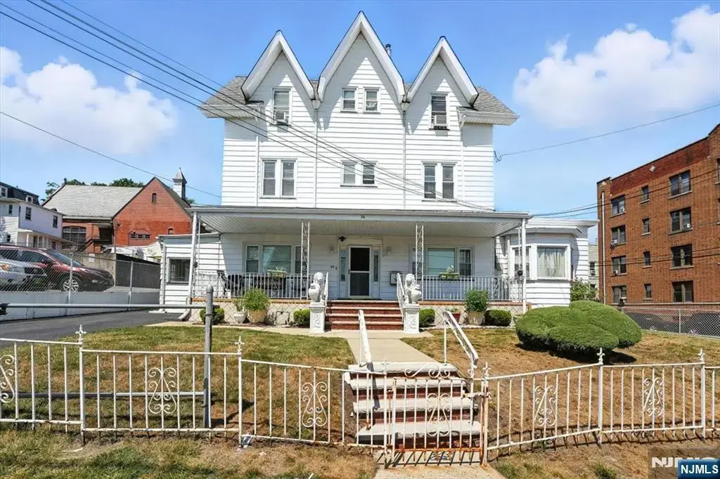 34 Pennington Avenue, Passaic