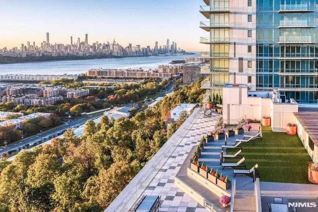 320 Adolphus Avenue 408, Cliffside Park
