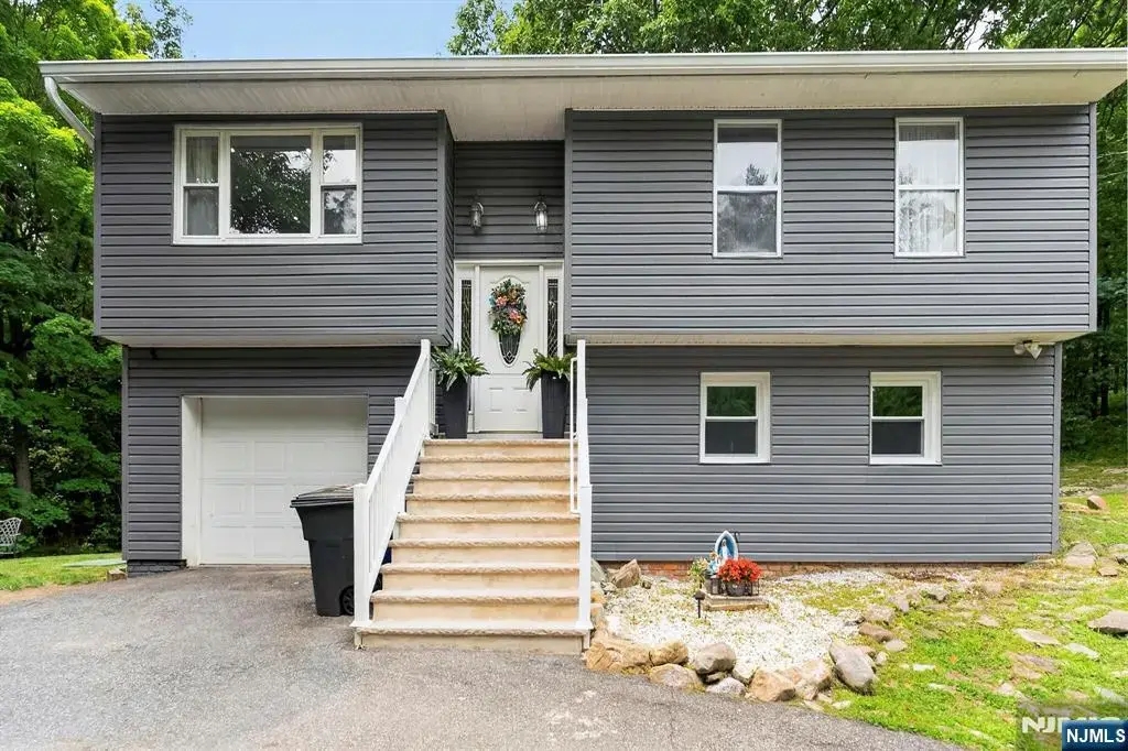 5 Lawrence Drive, Vernon