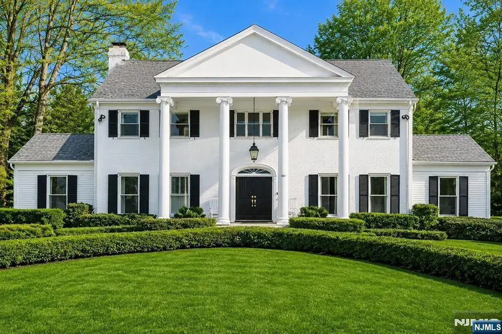 180 Tekening Drive, Tenafly
