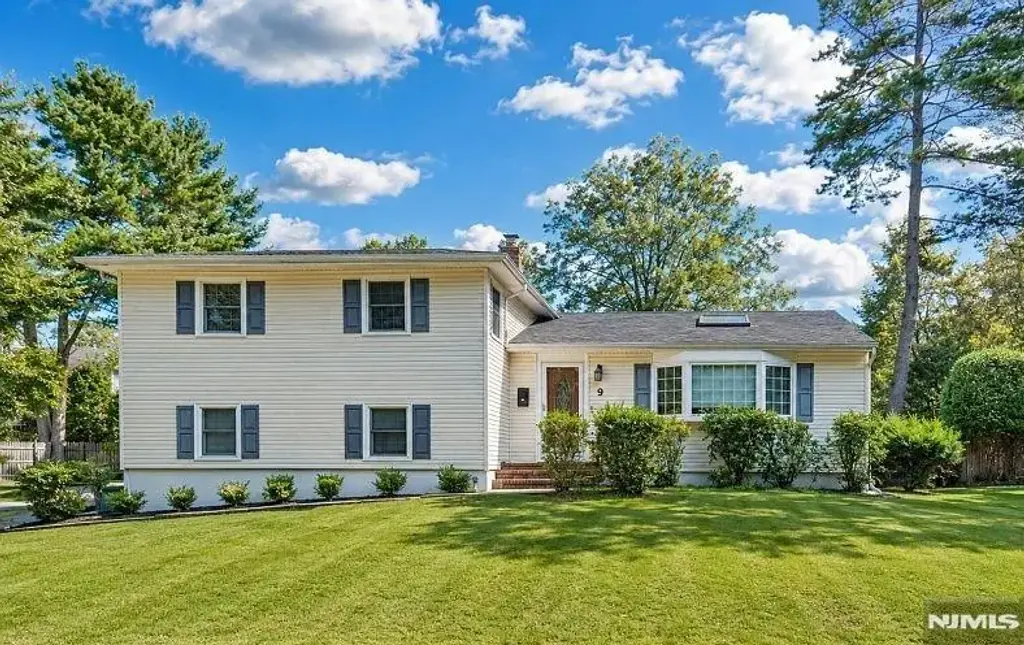 9 Trombley Drive, Livingston