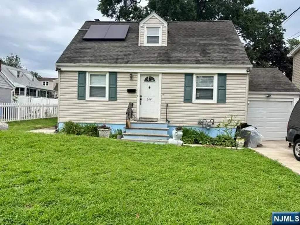 244 Palsa Avenue, Elmwood Park