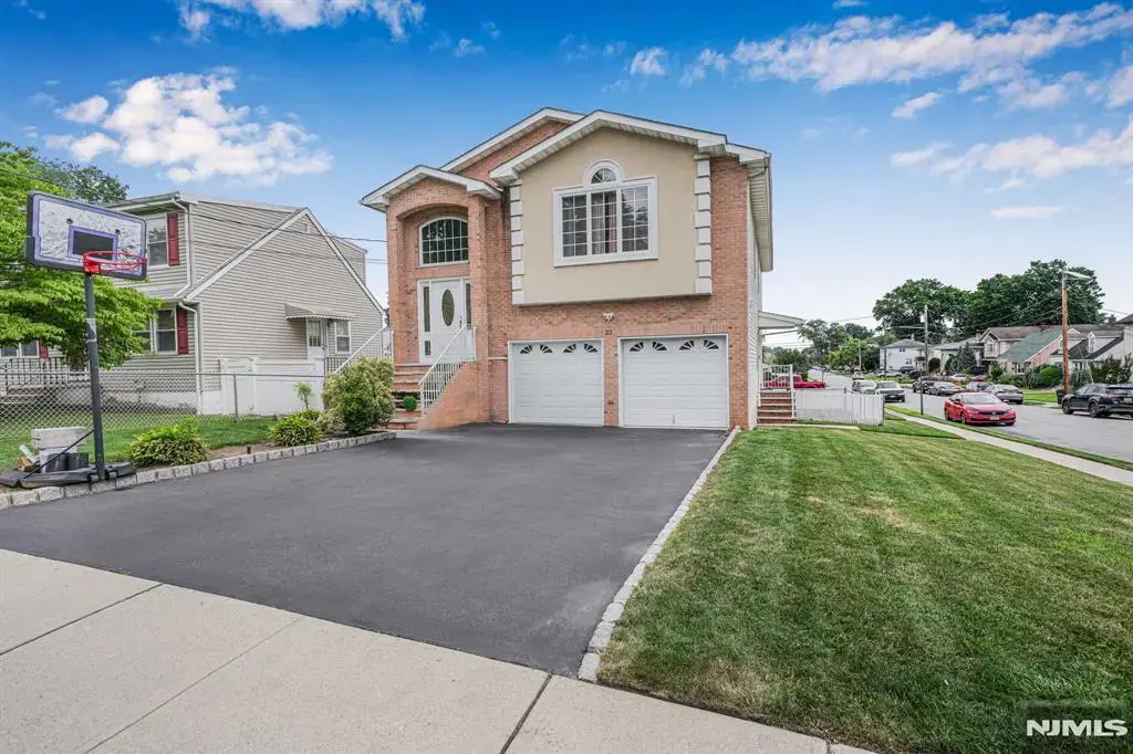 23 West 2, Elmwood Park