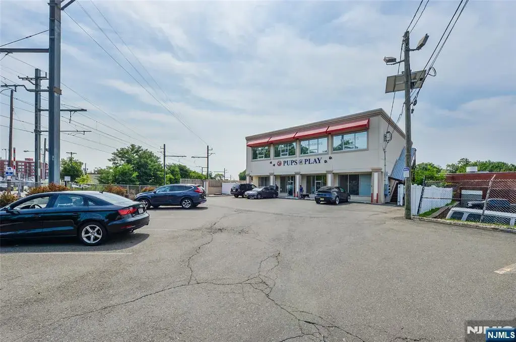 85a Walnut Street, Montclair