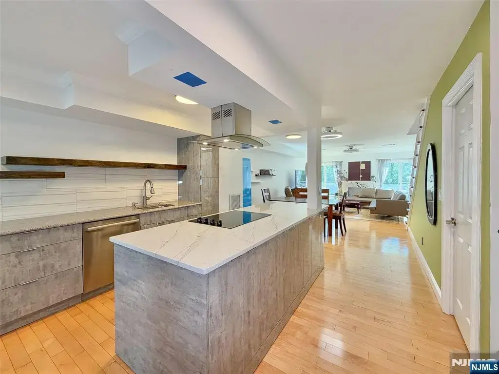 2330 5th Street 8, Fort Lee