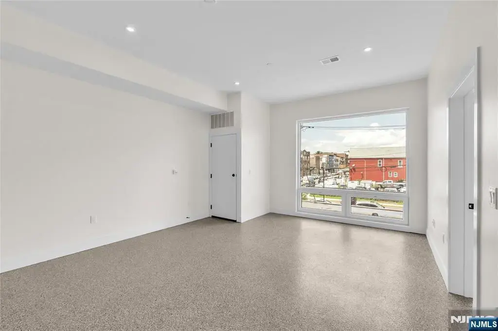 127 South 201, Passaic