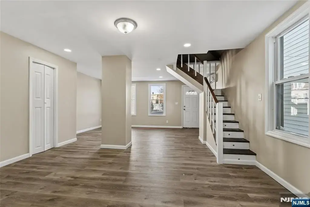 11 Tichenor, Irvington