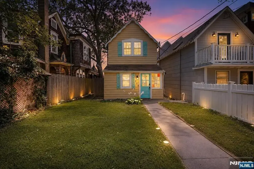 128 E Camp Meeting Walk, Island Heights