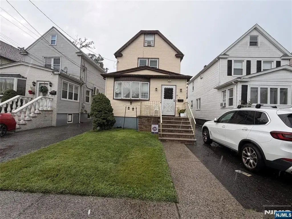 114 Woodland, Little Ferry