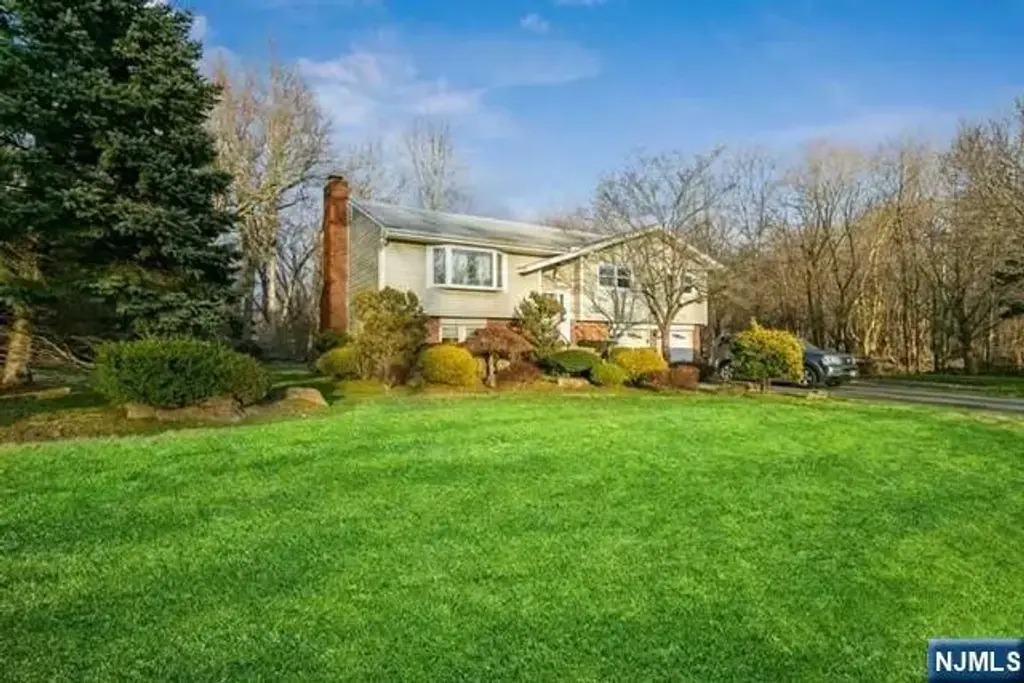 165 Grant, Cresskill