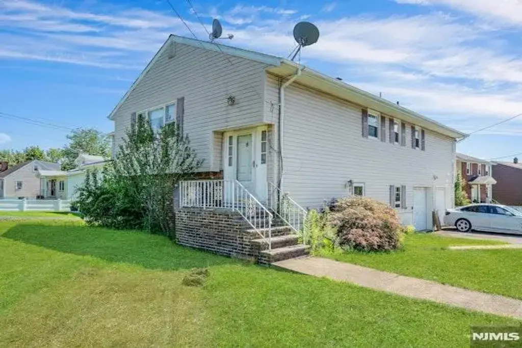 633 Totowa Road, Totowa