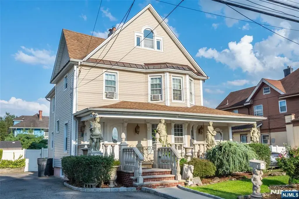 53 Murray Hill Terrace, Bergenfield