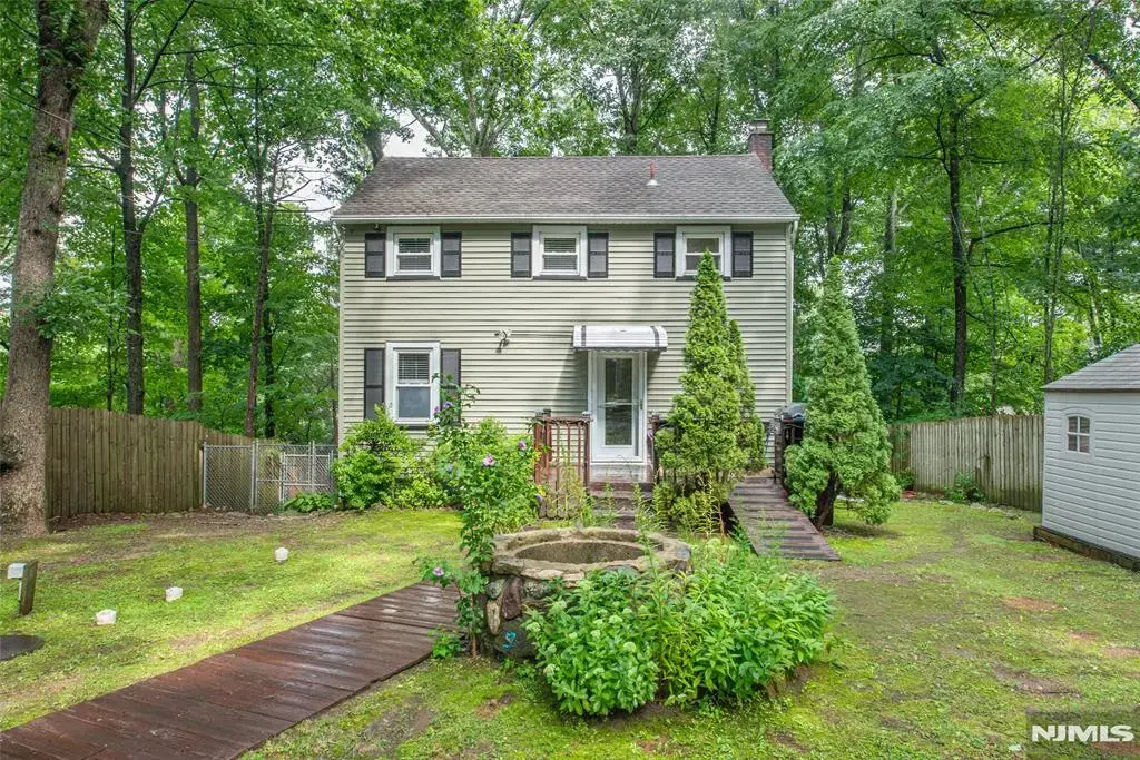 17 Highland Road, Bloomingdale
