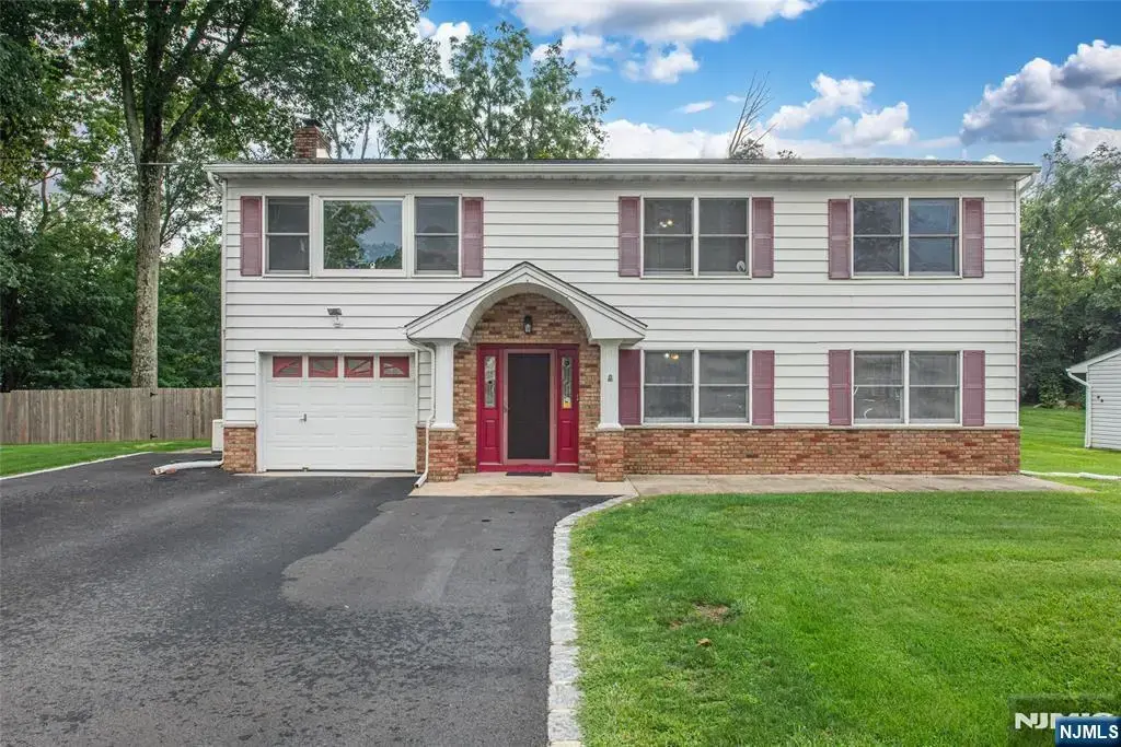 1 James Drive, Mount Arlington Boro