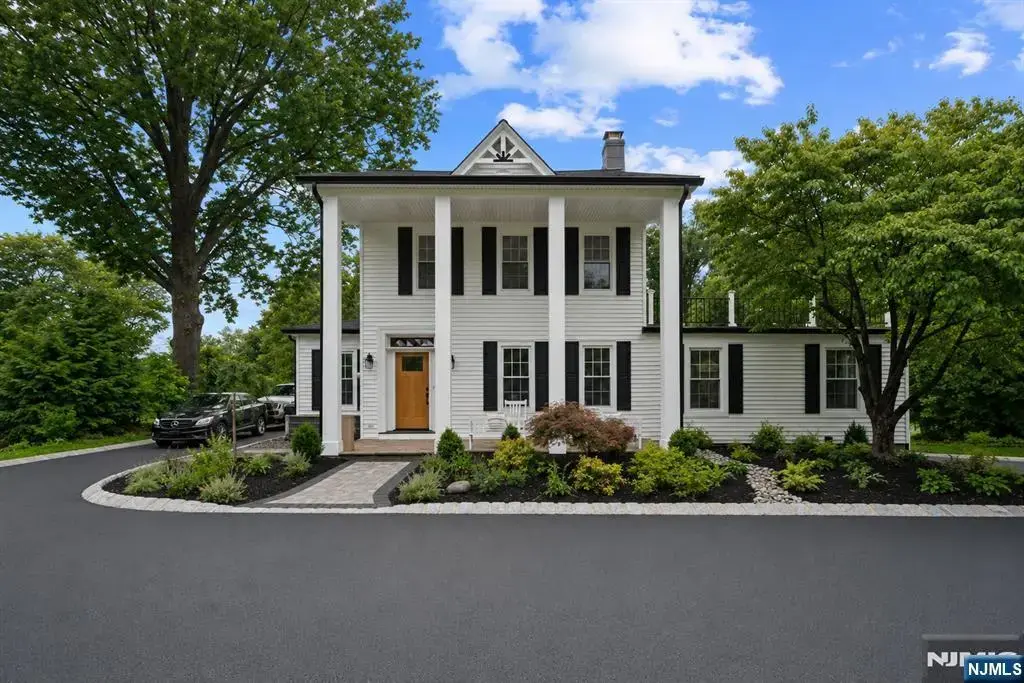 415 Lincoln Avenue, Glen Rock