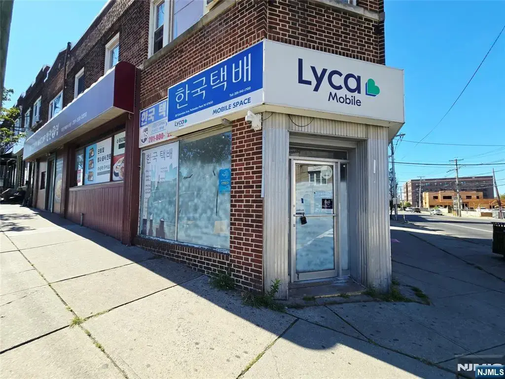 2 E Columbia, Palisades Park