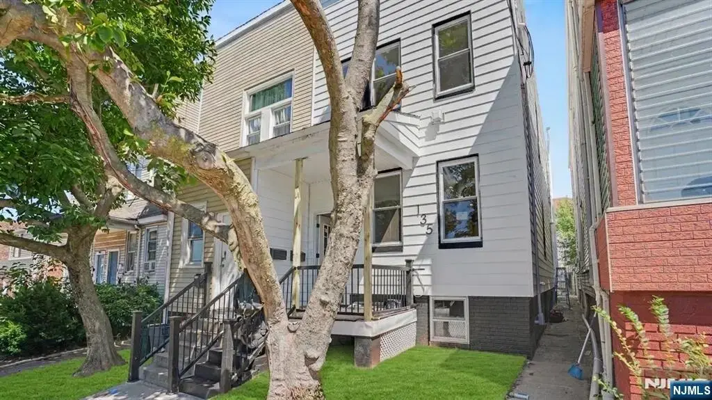 135 Bergen Avenue, Kearny