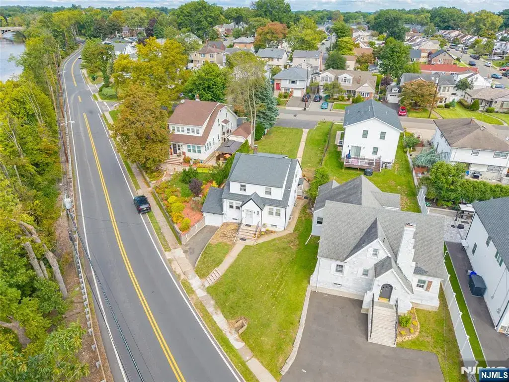 229 River Drive, Elmwood Park