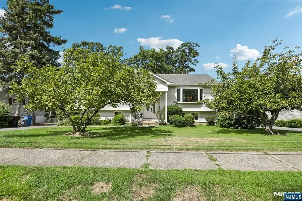 347 Alan Drive, Paramus