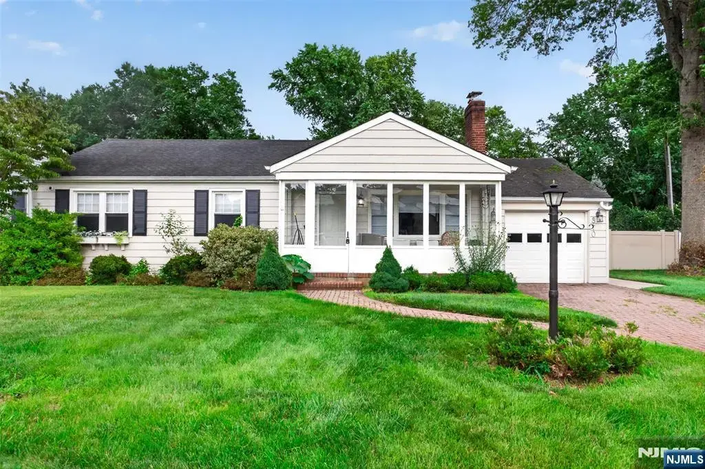 870 Crescent Drive, Rahway