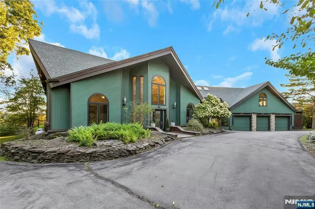 69 Cedar Pond Lane, Chester