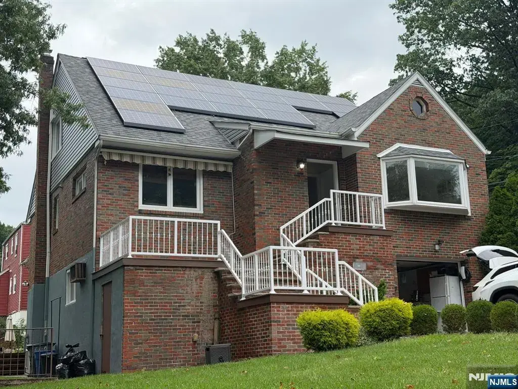 649 Oakdene 1, Ridgefield