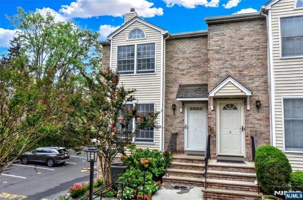 196 W Madison Avenue 7b, Dumont