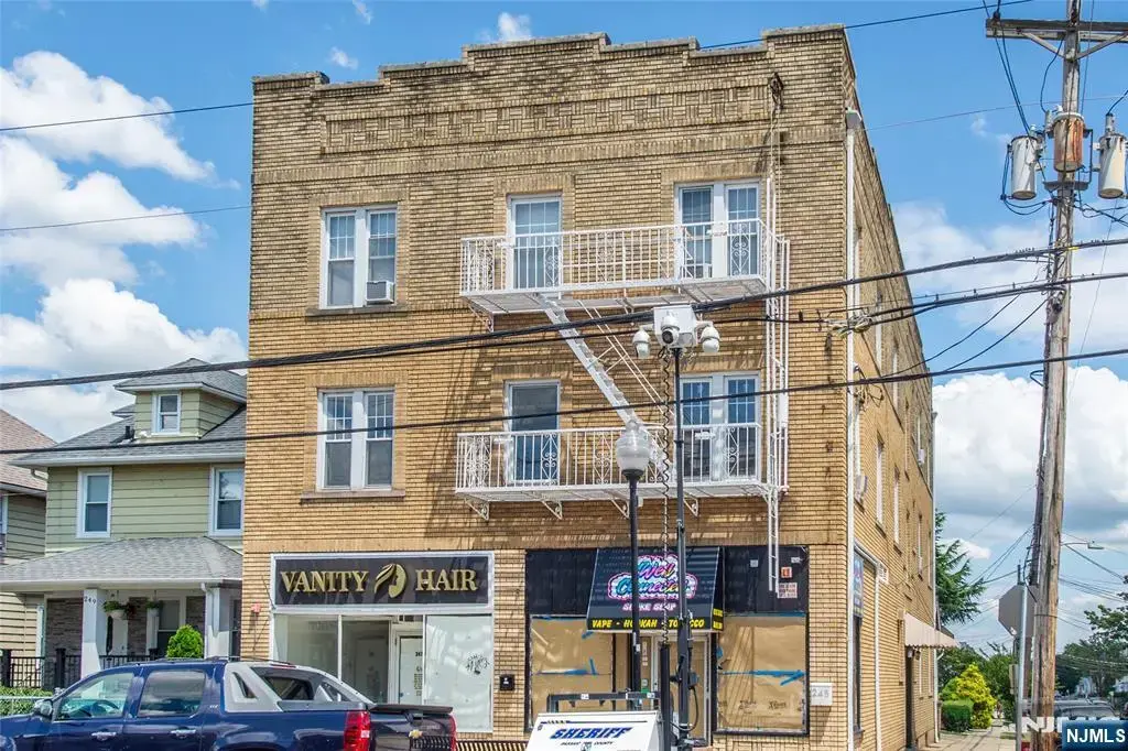 247 Lakeview Avenue, Clifton