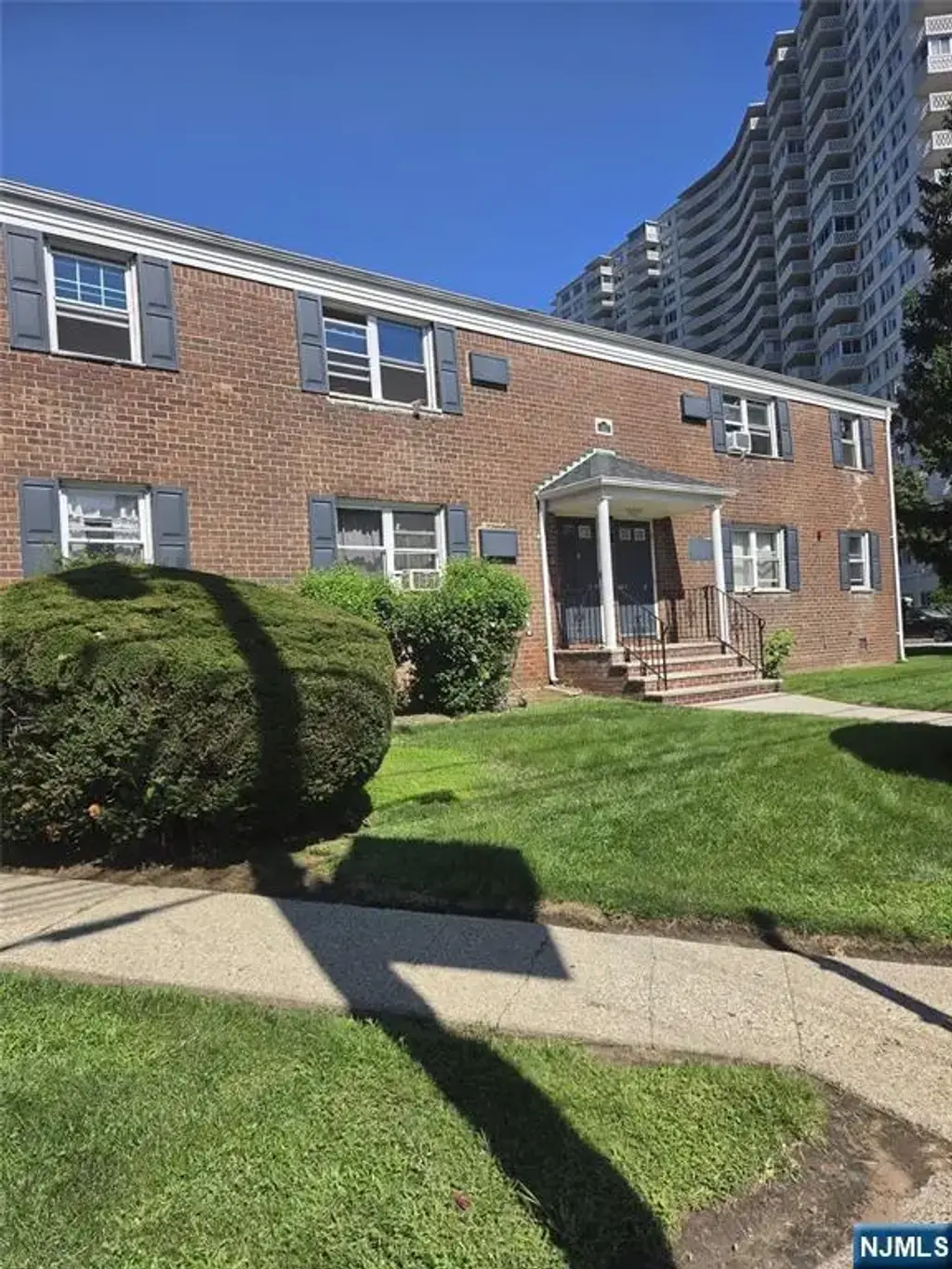 421 Main, Fort Lee