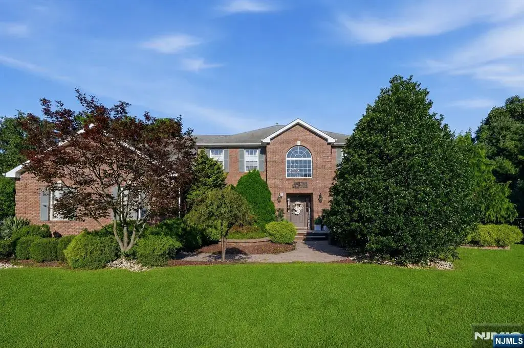 2 Butternut Lane, Monroe