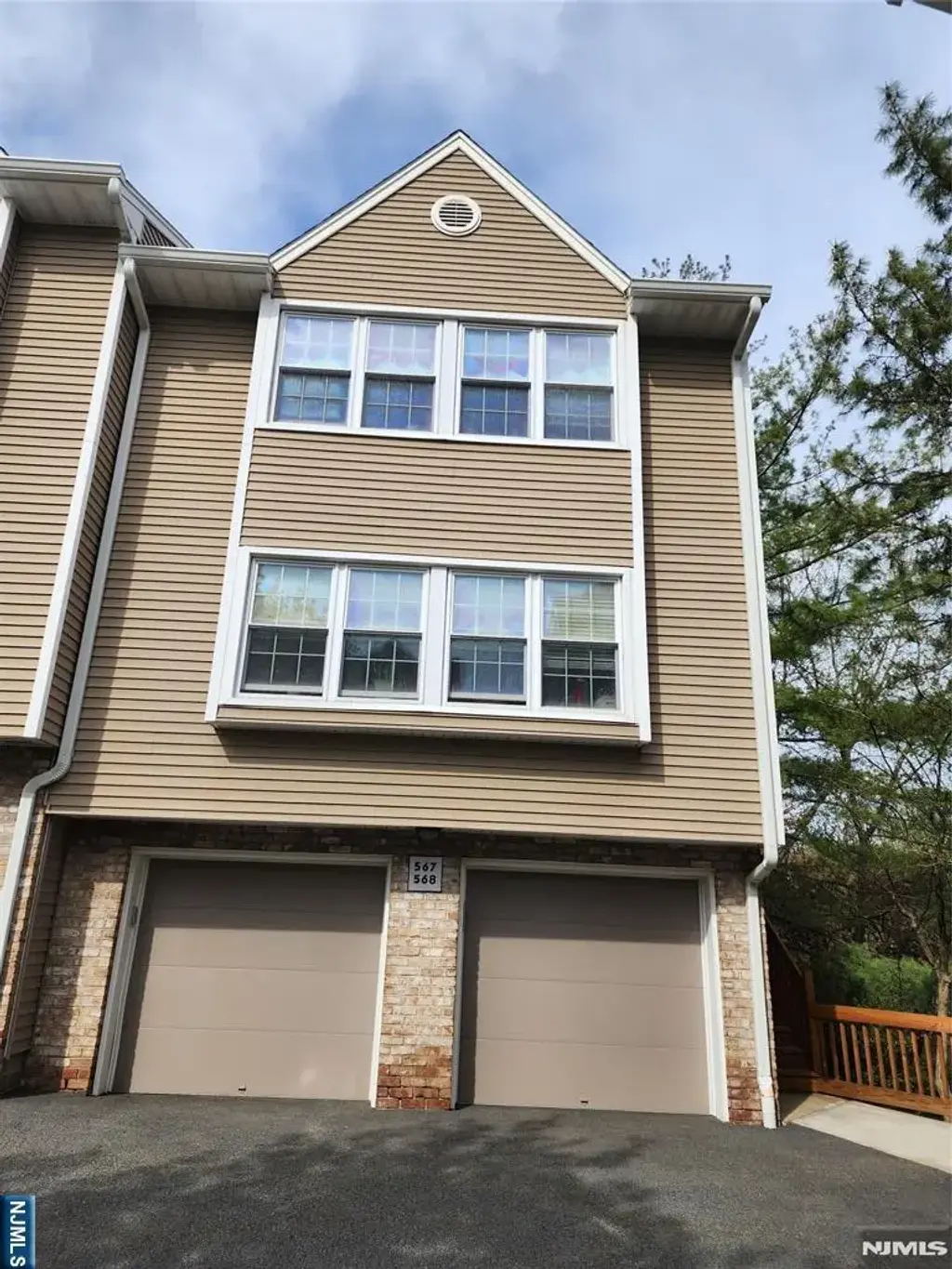 567 Windsor, Palisades Park