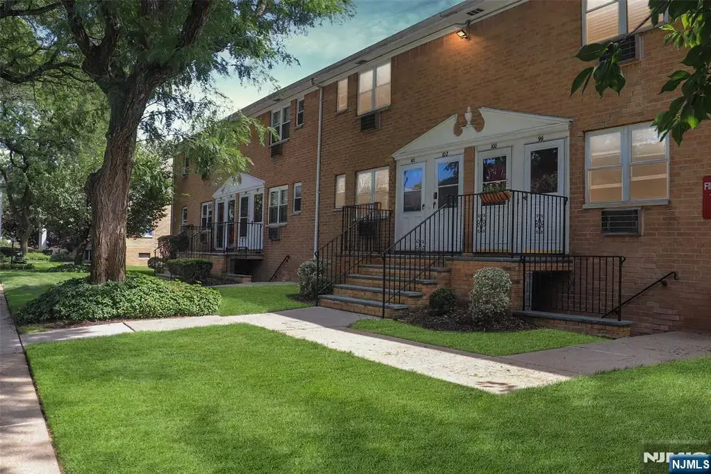 725 Joralemon Street 101, Belleville