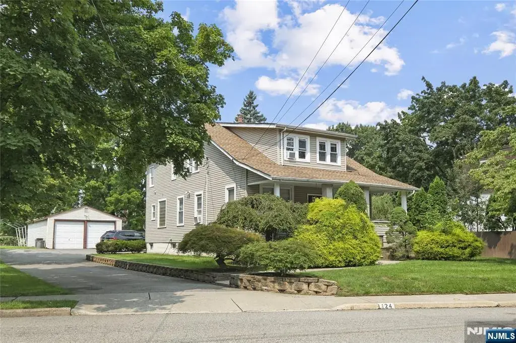 124 Weinmanns 2, Wayne