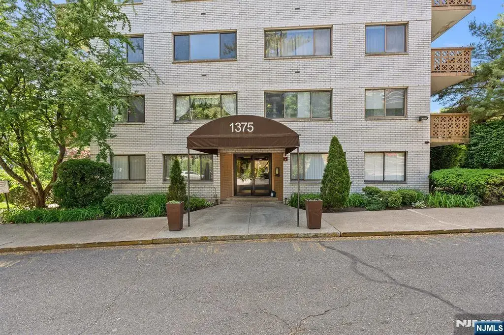1375 River 1e, Edgewater