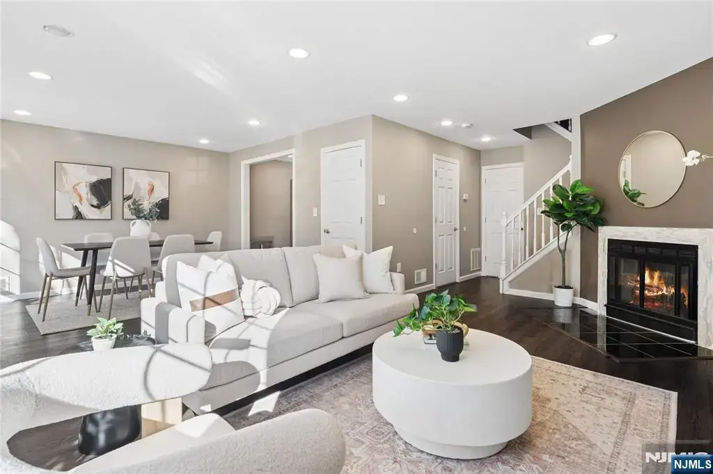 74 Boston, Newark