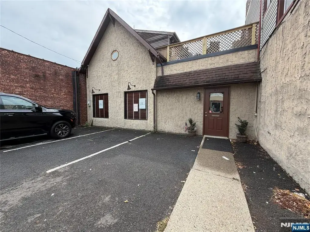 323 Union Avenue, Rutherford