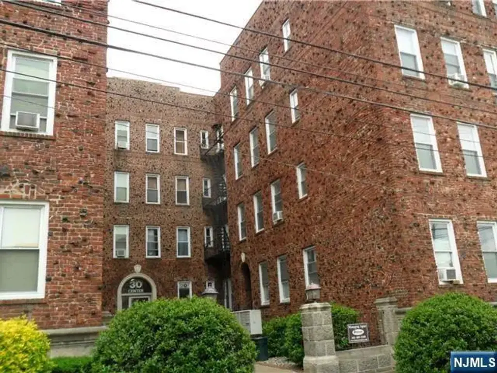 30 Harriet 2c, Palisades Park