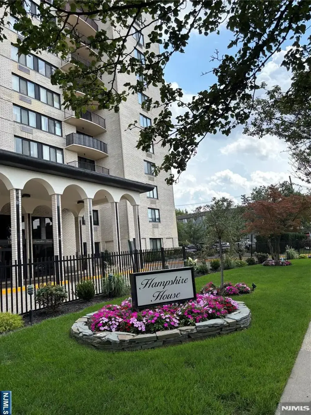 1590 Anderson 3d, Fort Lee