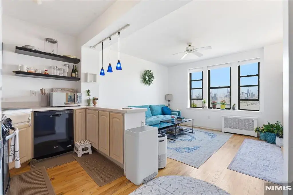 883 E Boulevard 1f, Weehawken