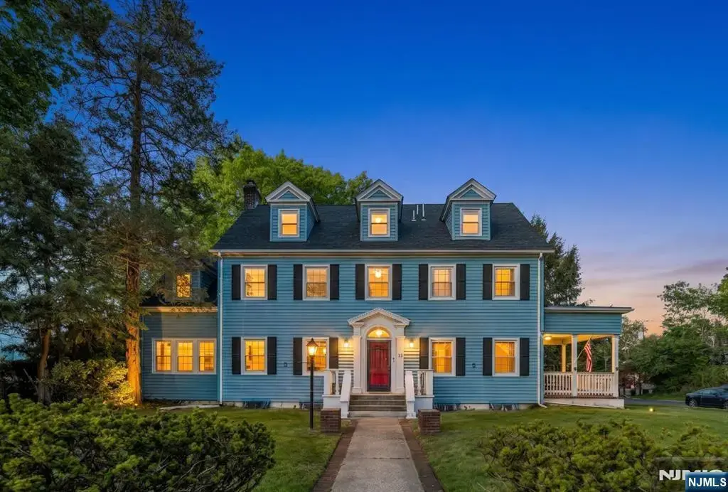 833 Salem Avenue, Hillside