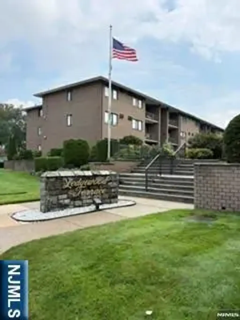 460 Liberty 204, Little Ferry