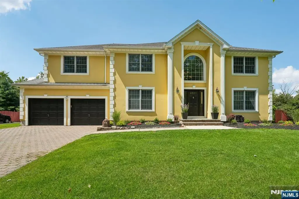 15 Bethany Circle, Closter